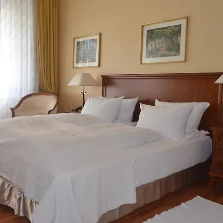 グラウプナー ホテル 3*